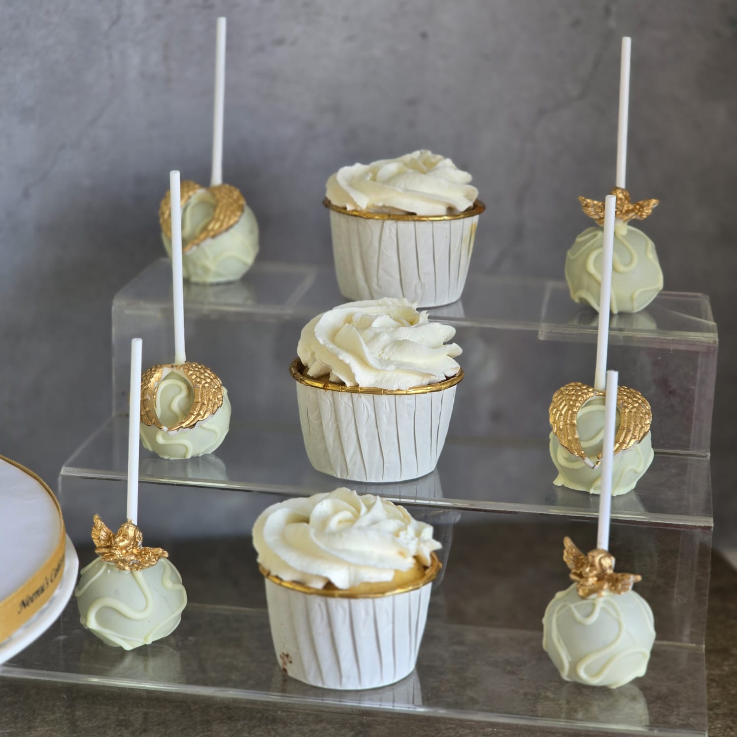 Cupcakes and cake pops