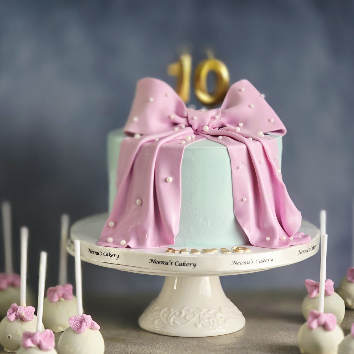Pink bow cake